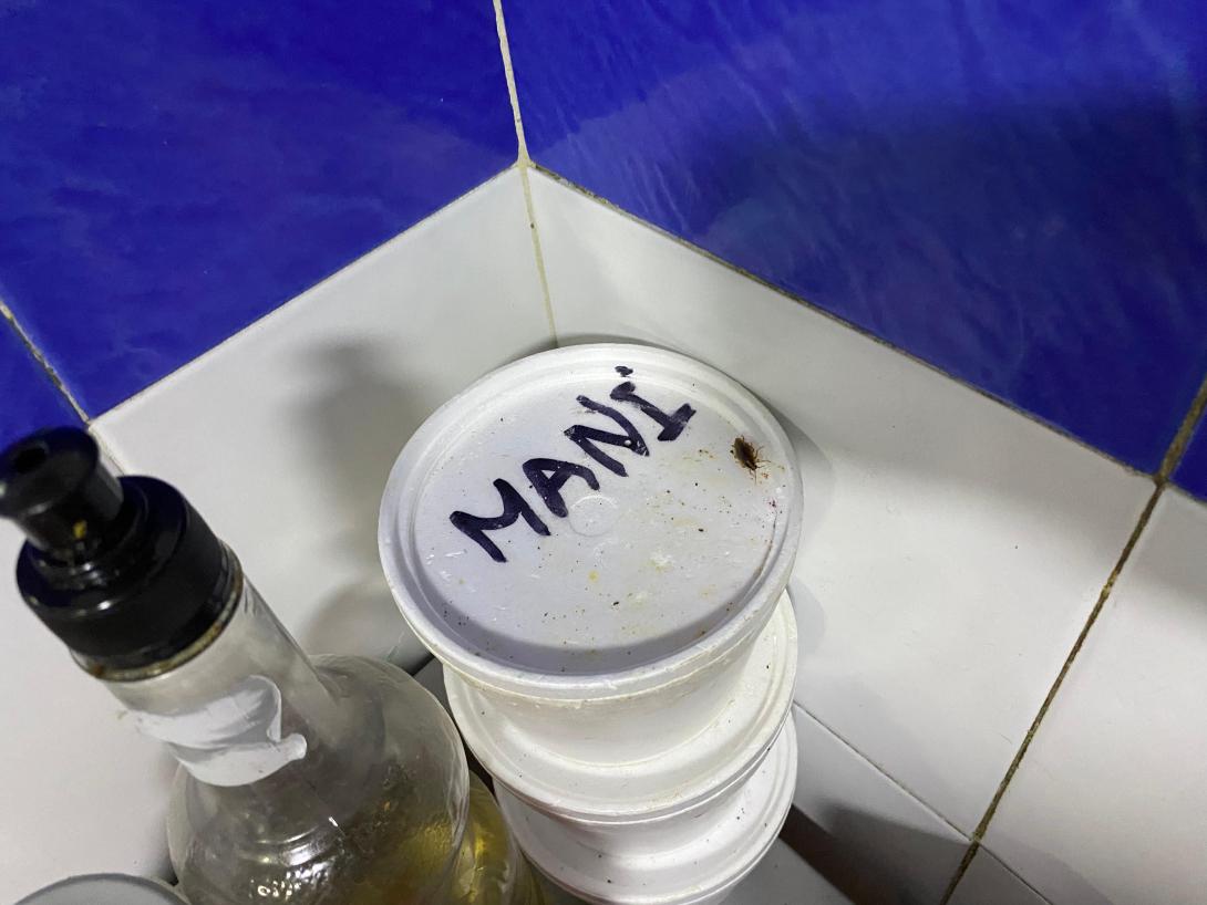 Cierre de restaurante en Ibagué por cucarachas.