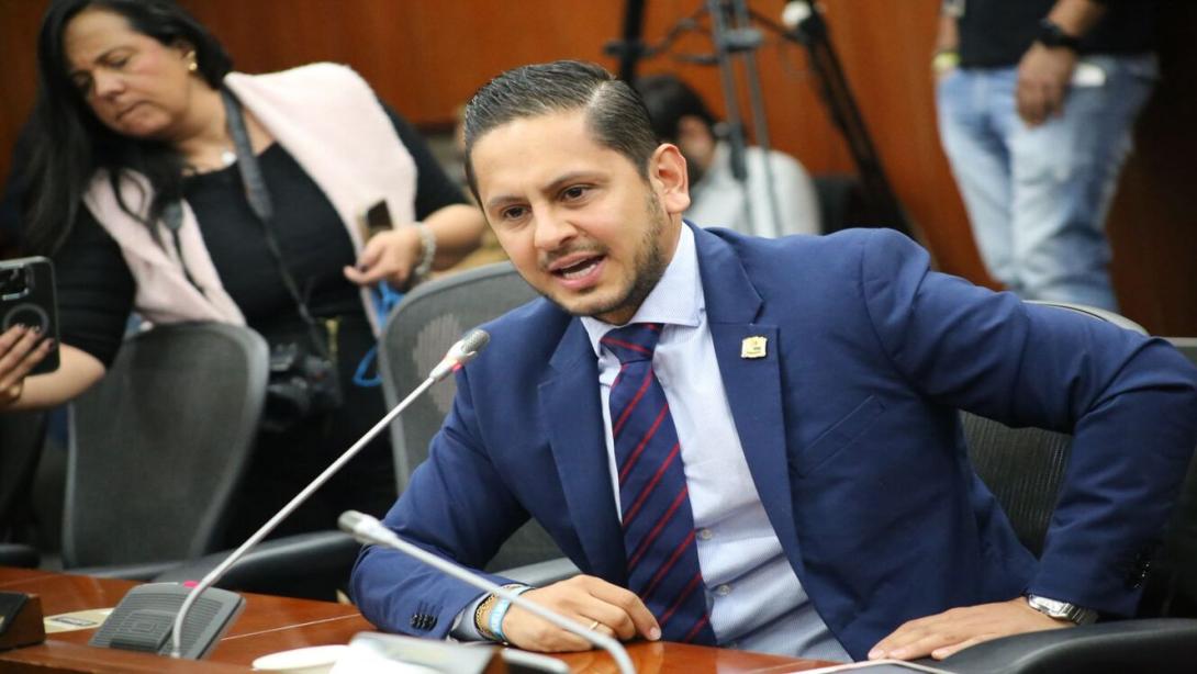 Esteban Quintero, senador