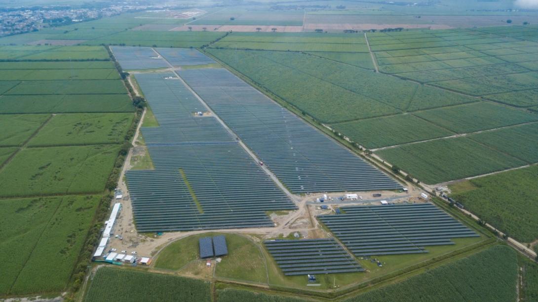  El excedente de energía no consumido es inyectado al Sistema Interconectado Nacional, beneficiando a otras comunidades y reforzando el carácter social de la iniciativa.