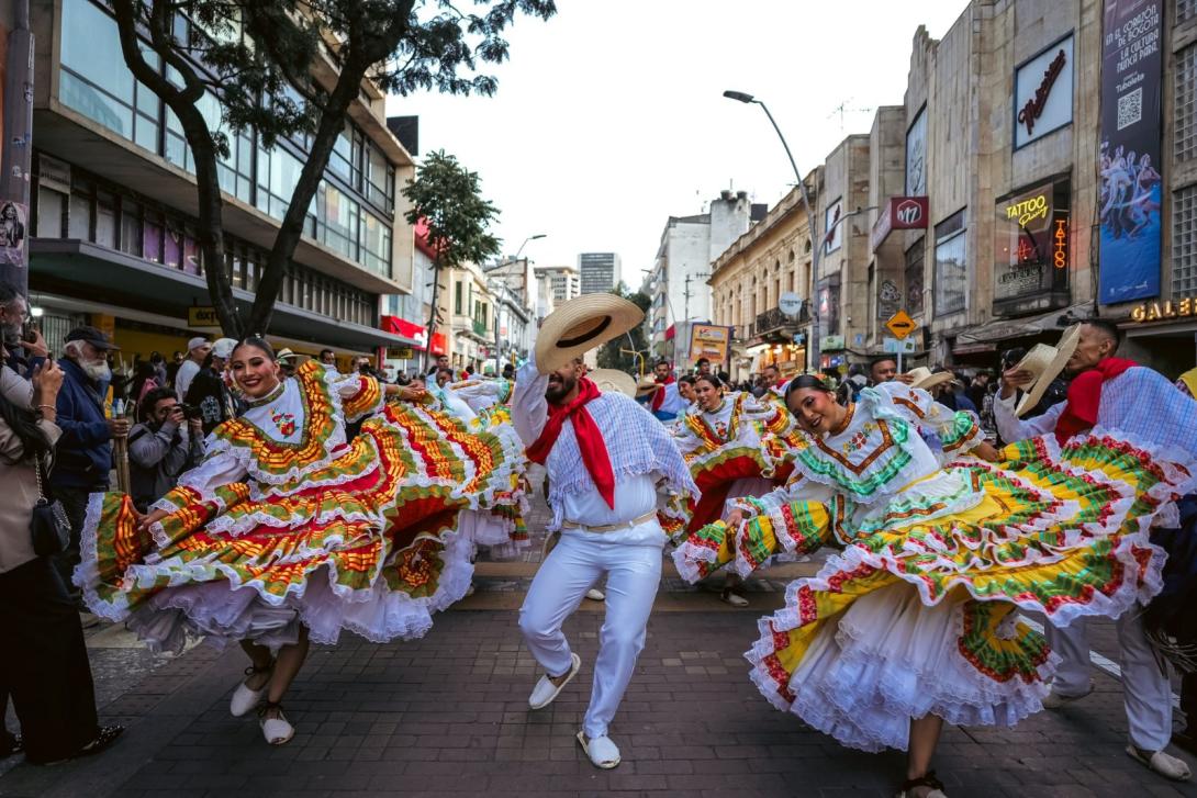 Inauguración Festival Folclórico Colombiano en Bogotá