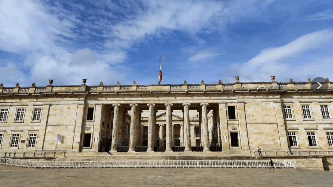 El Capitolio Nacional, sede del poder legislativo en Colombia.