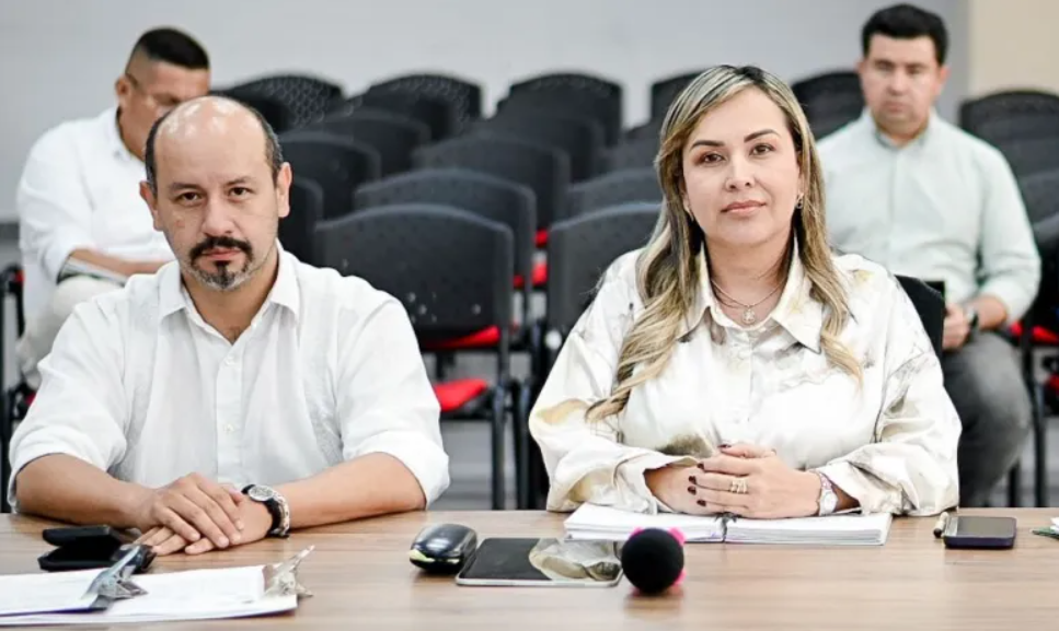 Alcaldesa Johana Aranda confirma la salida de Francisco Espín de la Secretaría de Gobierno
