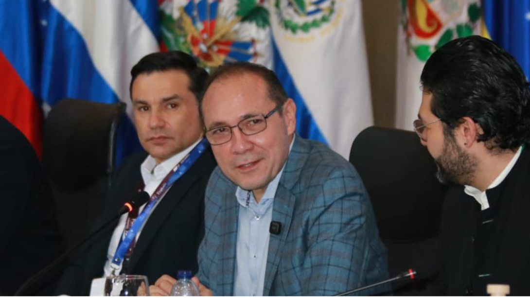 Antonio Eresmid Sanguino, minstro de Trabajo